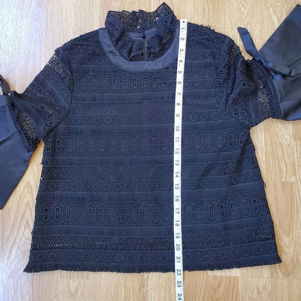 Alpha & Omega | Satin Cuff Lace Blouse - size Medium in Black - Picture 10 of 14